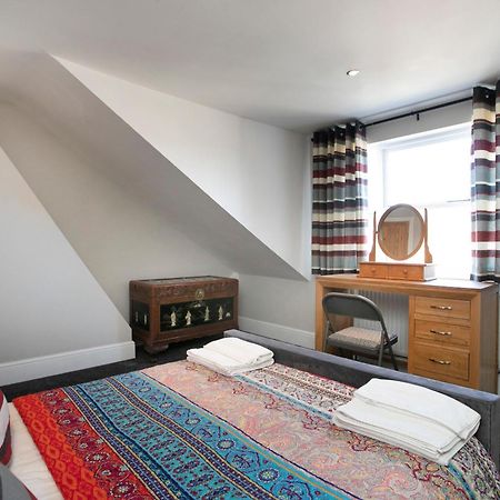Spring Villa Leicester Extérieur photo