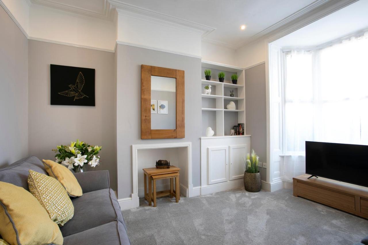 Spring Villa Leicester Extérieur photo