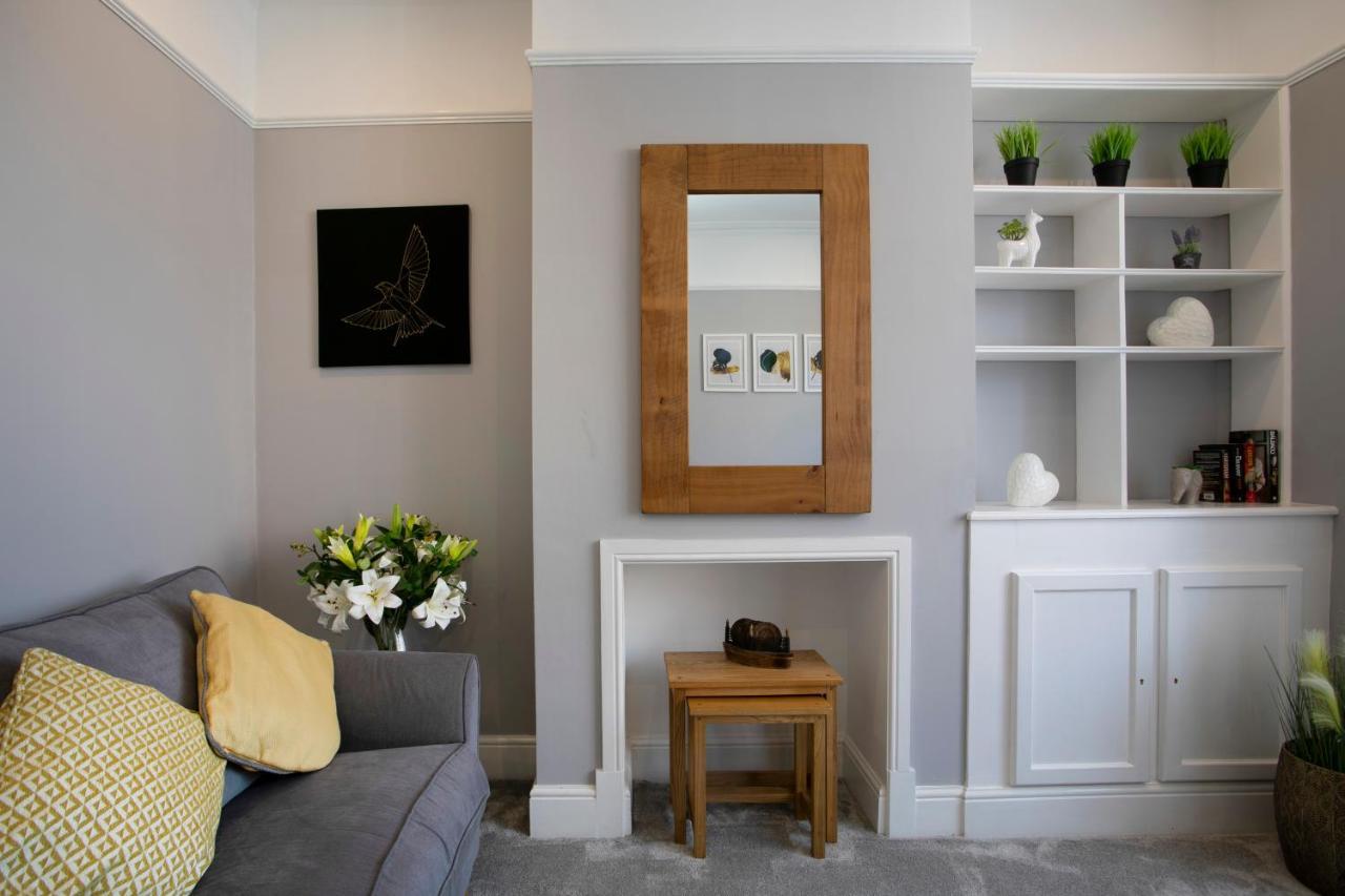 Spring Villa Leicester Extérieur photo