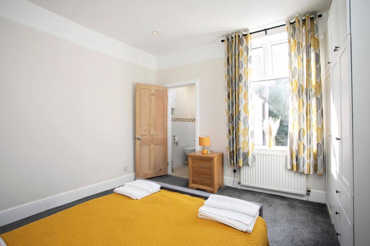 Spring Villa Leicester Extérieur photo