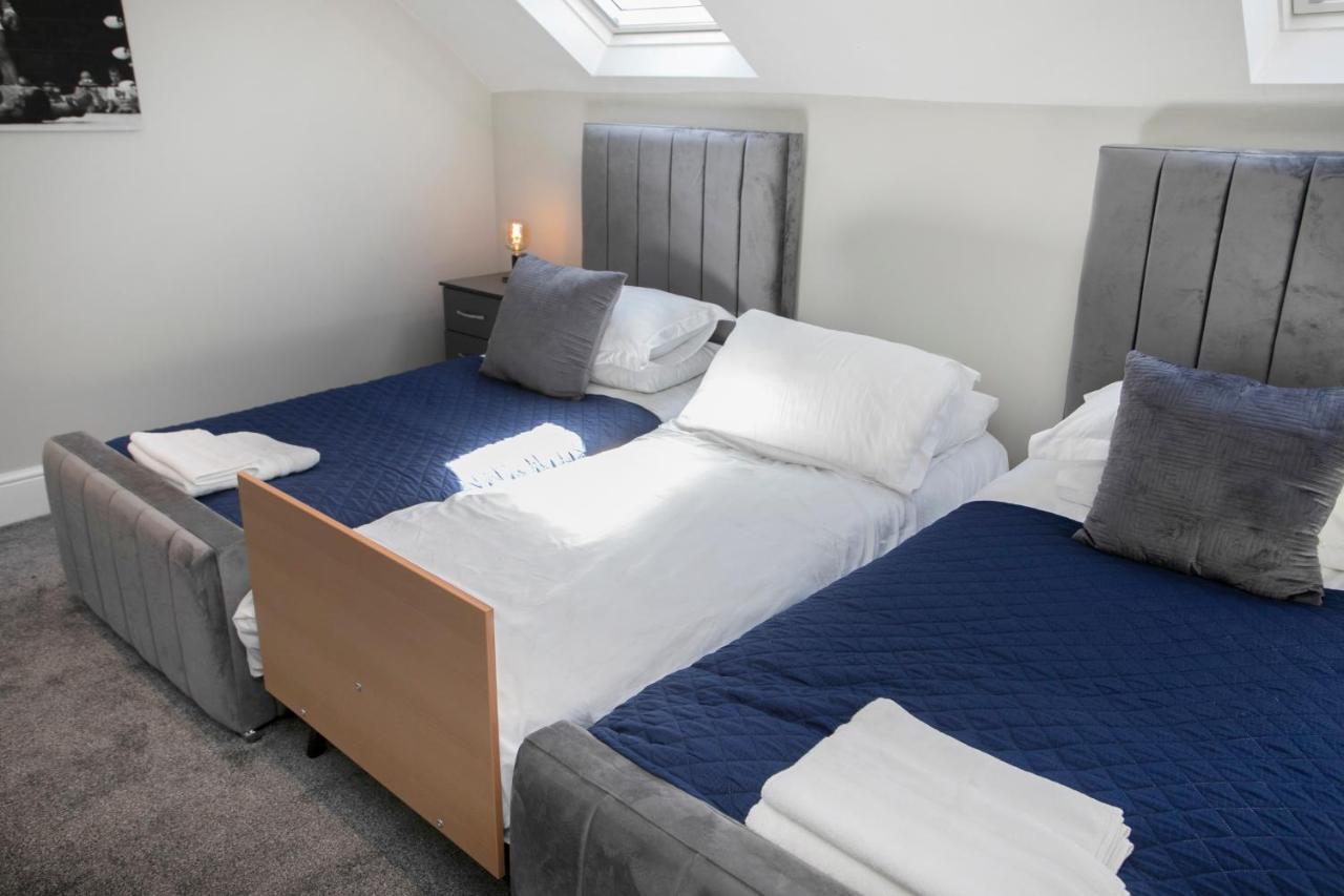 Spring Villa Leicester Extérieur photo